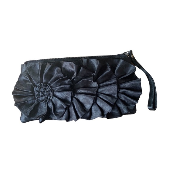 🖤Steve Madden Black silk evening pouch with zip & loop EXCELLENT CONDITION🖤 - Picture 1 of 8